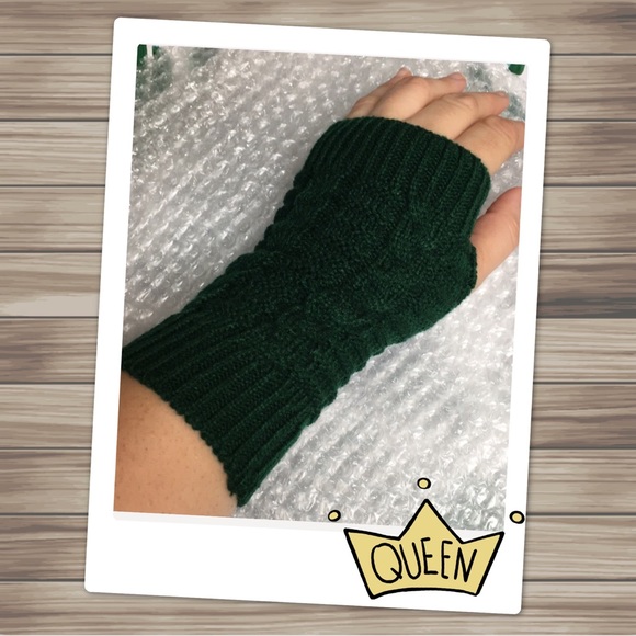 Accessories - Dark Green Hand Warmers